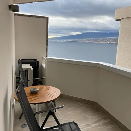 Seafront 33 Apartamento Radazul