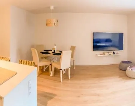 Apartamento Seafront 33 *